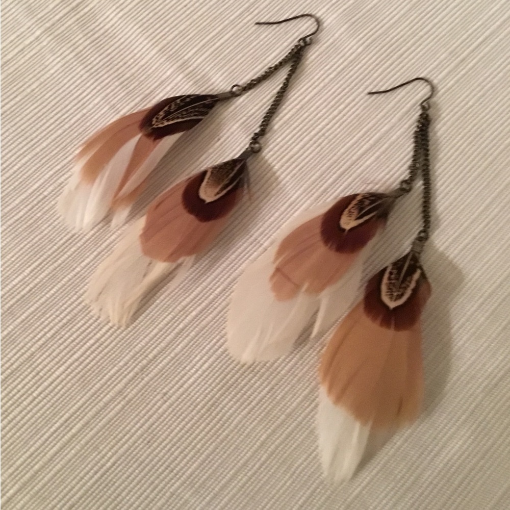 New Very Light Weight Feather Earrings